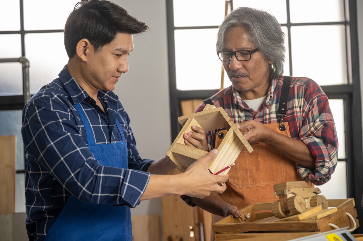 professional carpenter man working with woodwork i aneaveq.jpg